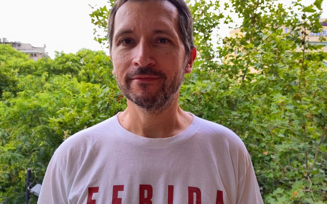 Qui som amb en Martí Crespo, “Com a casa, viajant pel món”